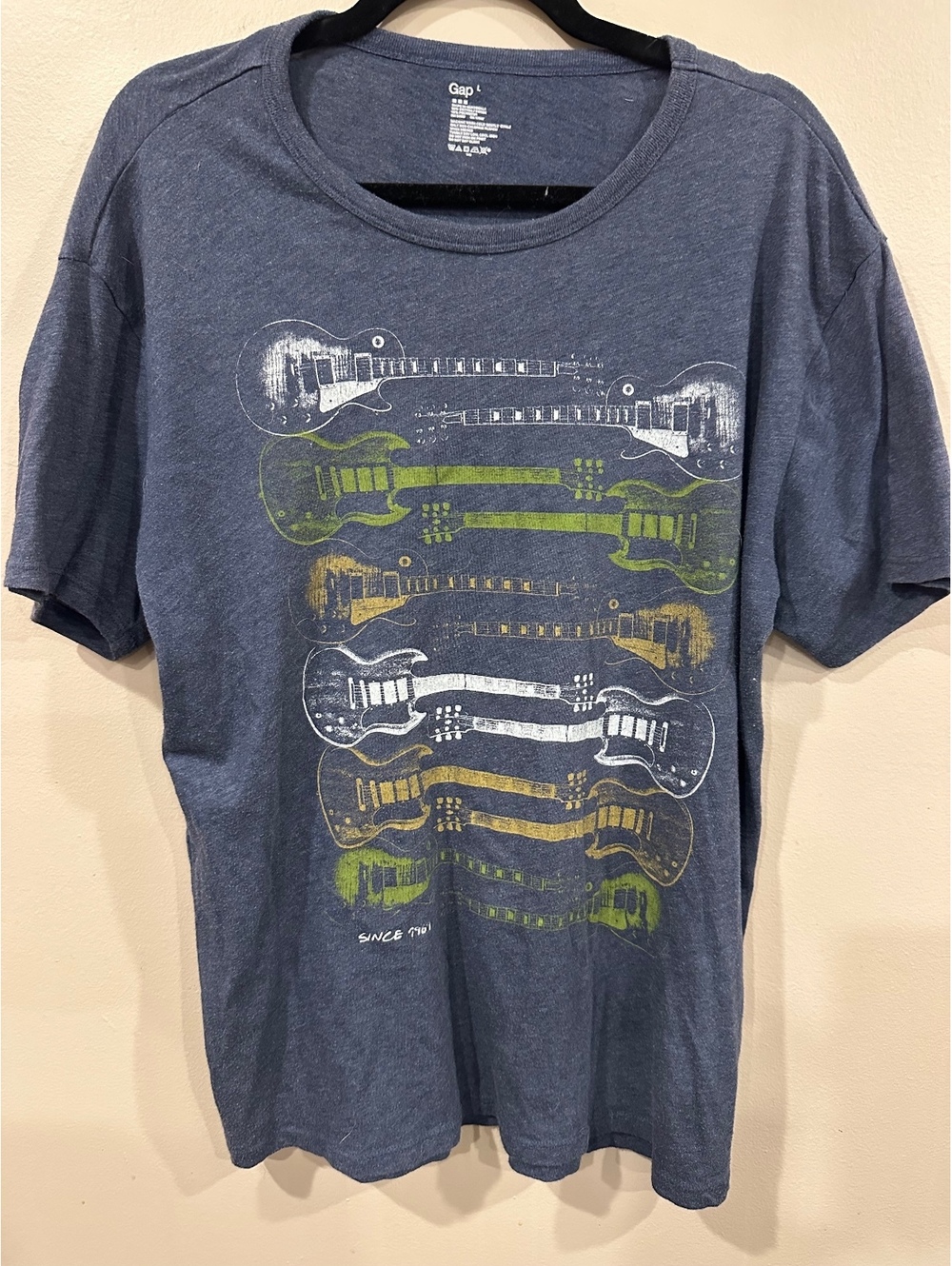 GAP Men’s graphic guitar tshirt large rock concert music casual band tee